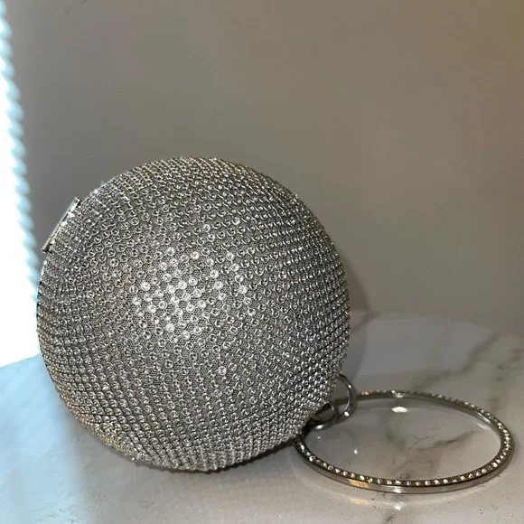 Brand New Evening Bag. Very fashionable & trendy for the ladies! - Picture 3 of 3